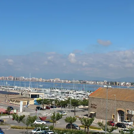 Global Immo 2217 Roc Mar 33b Apartment *